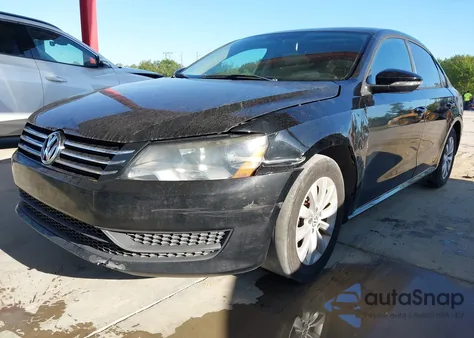 2012 Volkswagen Passat 2.5L S z USA, uszkodzony, nr VIN 1VWAH7A38CC080971